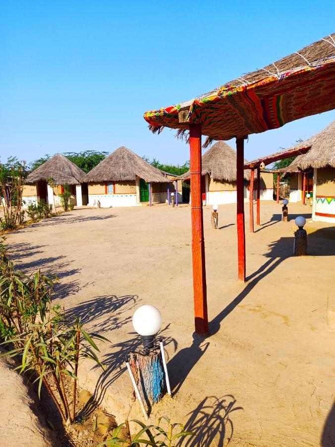 Bherandiāla Kutir Craft Village Resort מראה חיצוני תמונה