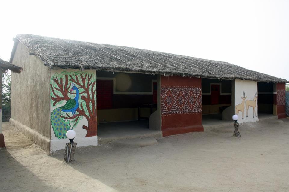Bherandiāla Kutir Craft Village Resort מראה חיצוני תמונה