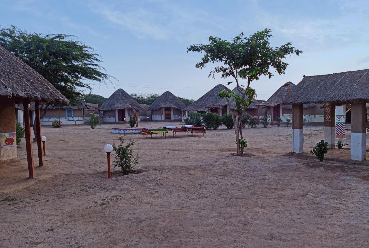 Bherandiāla Kutir Craft Village Resort מראה חיצוני תמונה