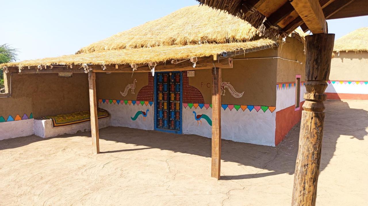 Bherandiāla Kutir Craft Village Resort מראה חיצוני תמונה