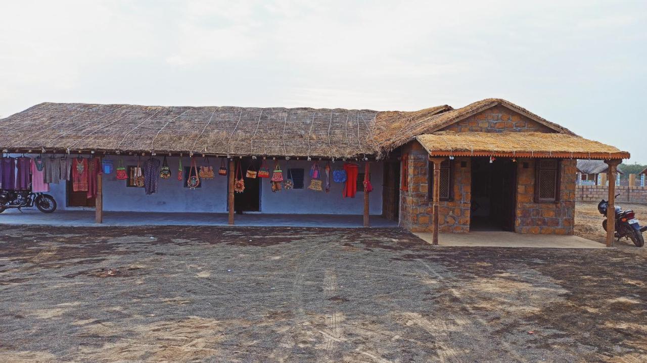 Bherandiāla Kutir Craft Village Resort מראה חיצוני תמונה