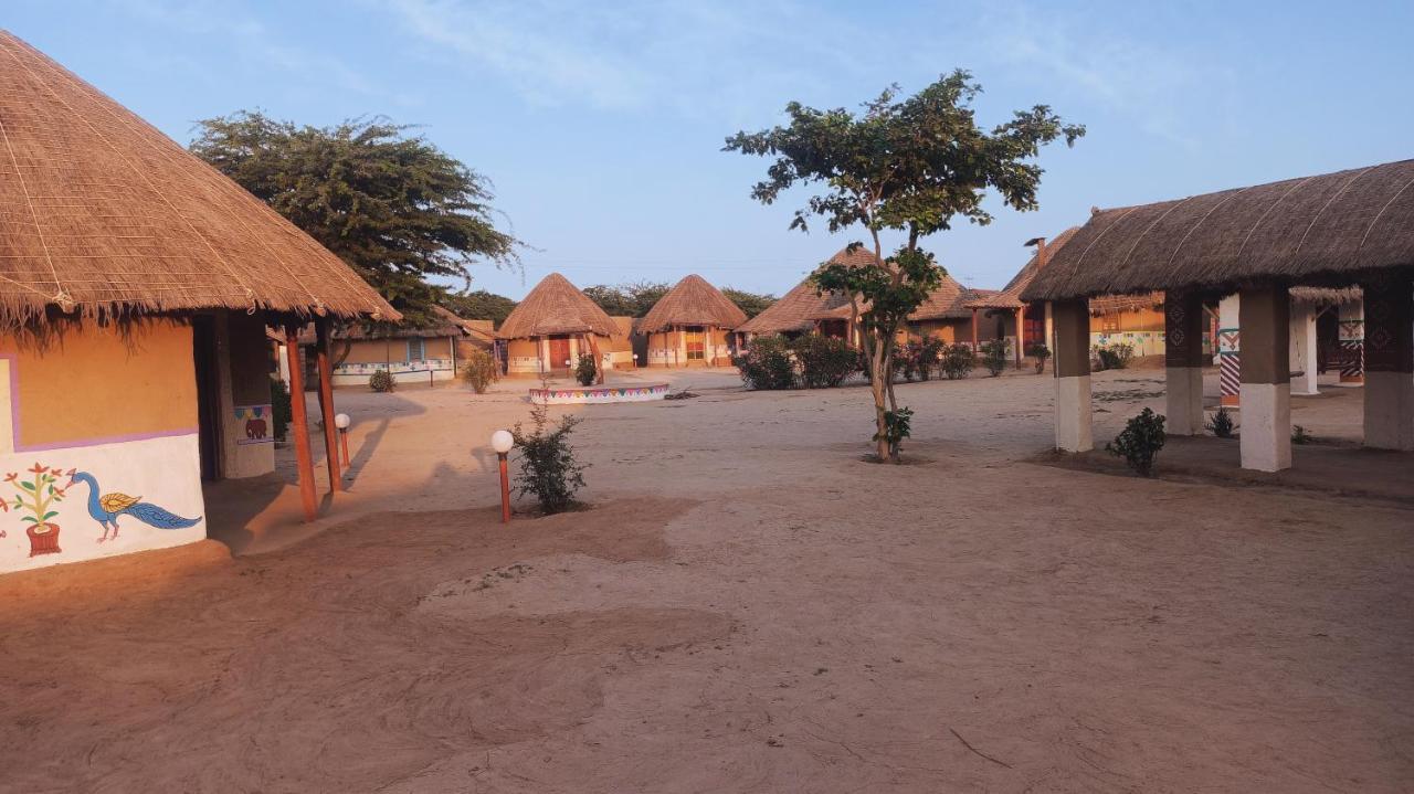 Bherandiāla Kutir Craft Village Resort מראה חיצוני תמונה