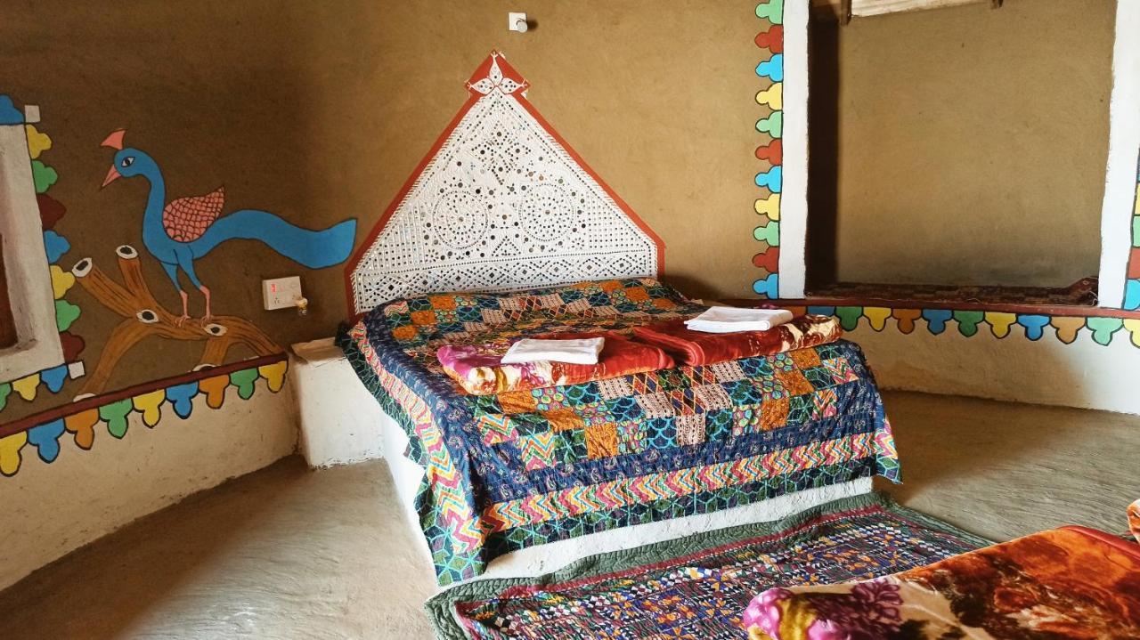 Bherandiāla Kutir Craft Village Resort מראה חיצוני תמונה