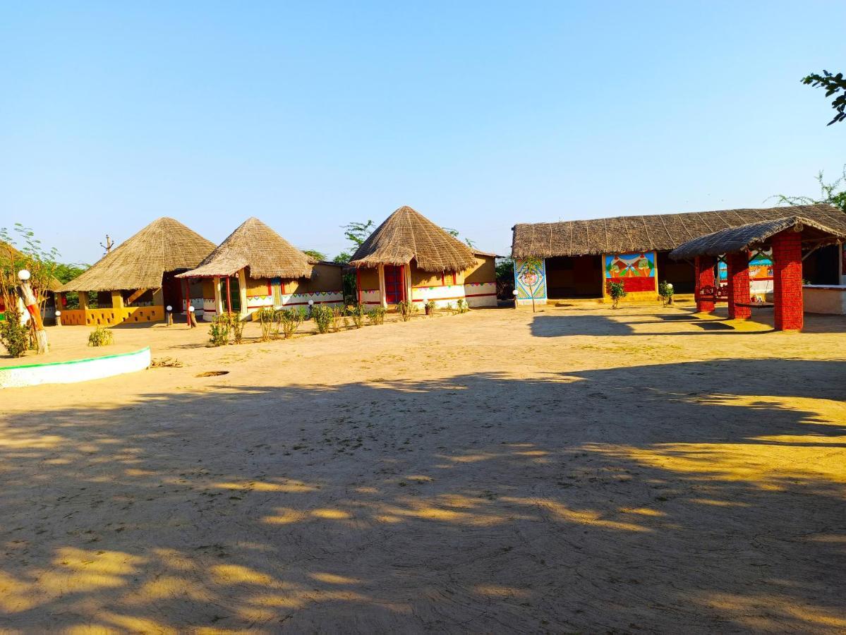 Bherandiāla Kutir Craft Village Resort מראה חיצוני תמונה