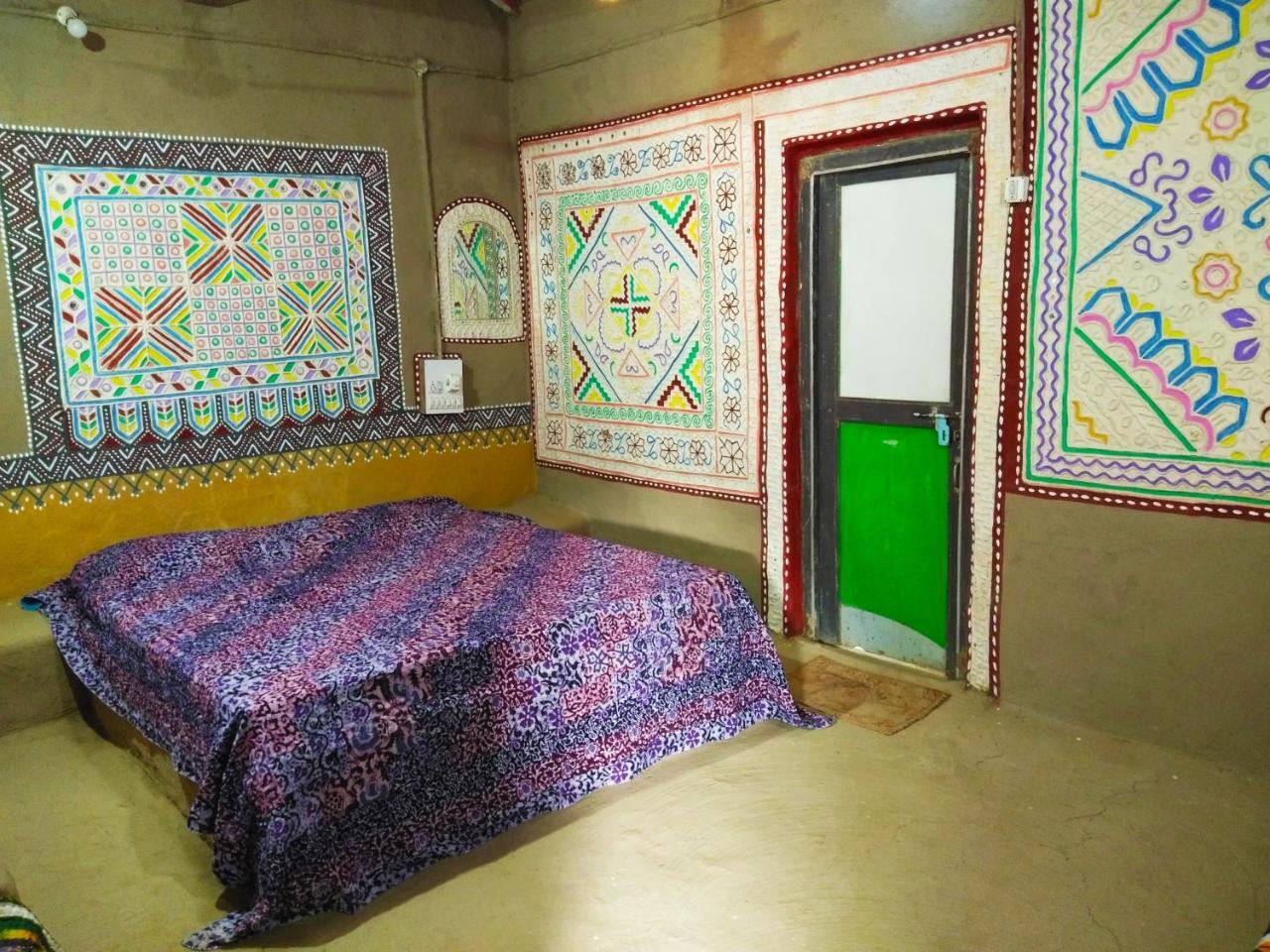 Bherandiāla Kutir Craft Village Resort מראה חיצוני תמונה