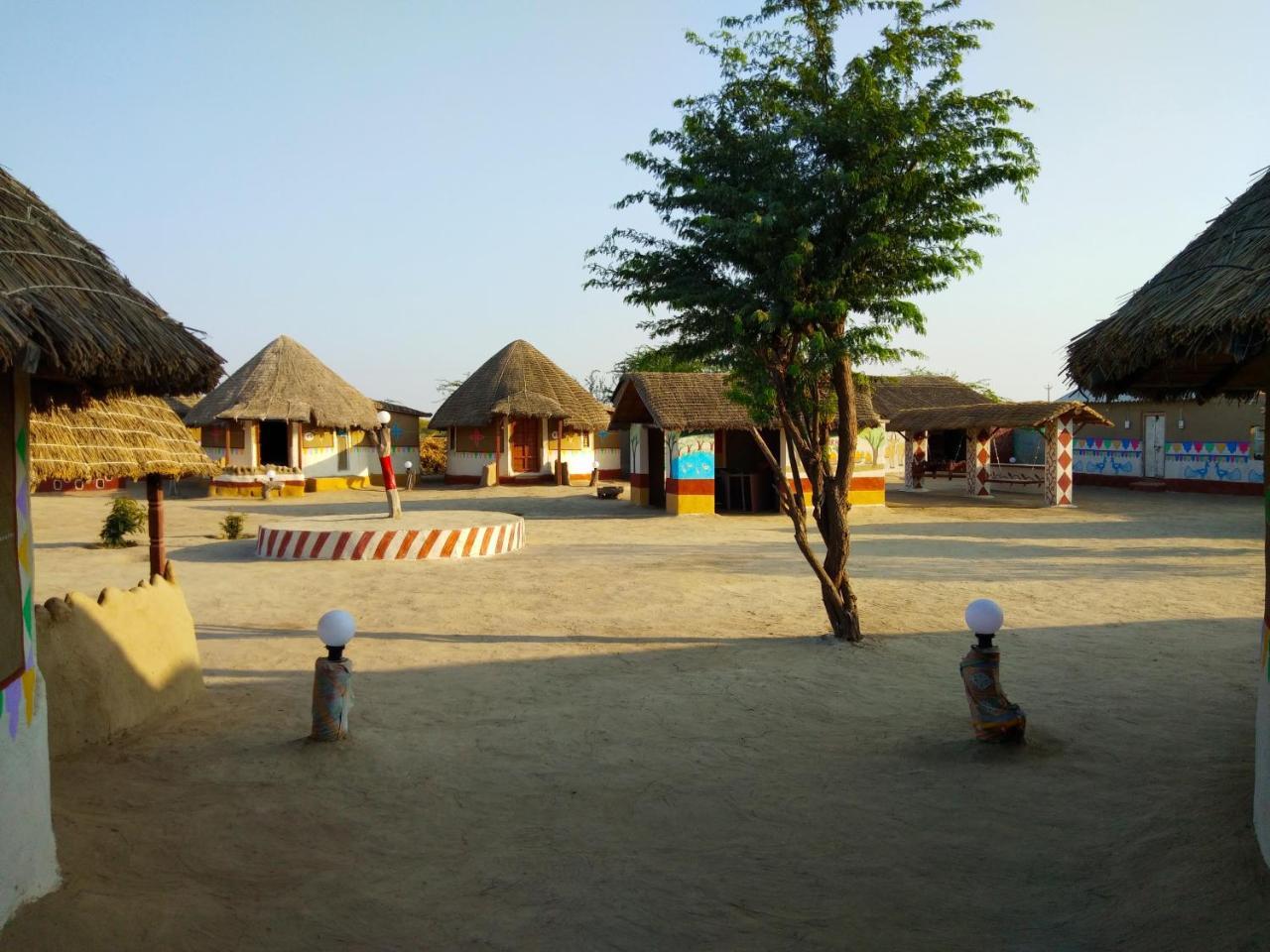 Bherandiāla Kutir Craft Village Resort מראה חיצוני תמונה