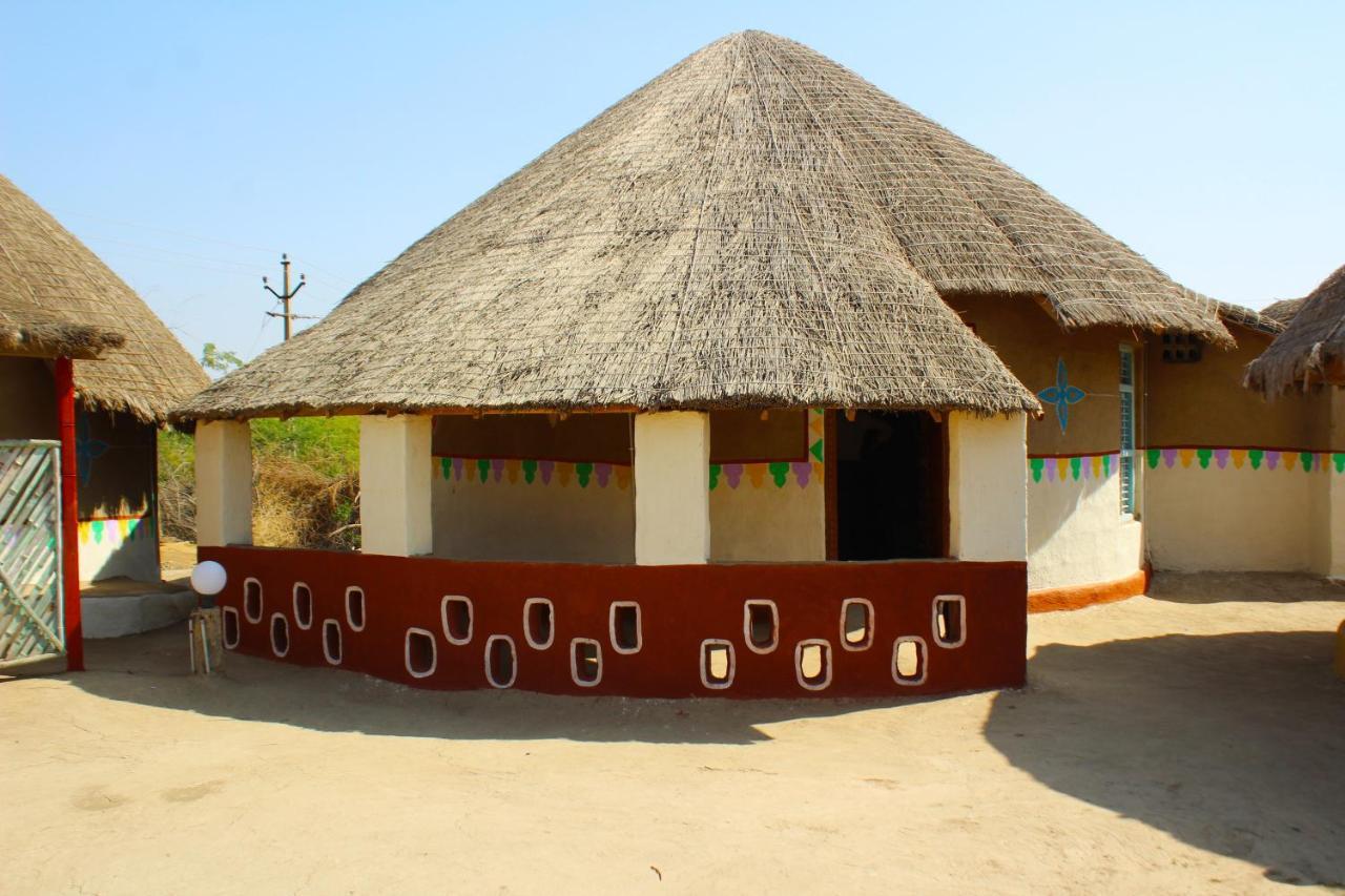 Bherandiāla Kutir Craft Village Resort מראה חיצוני תמונה