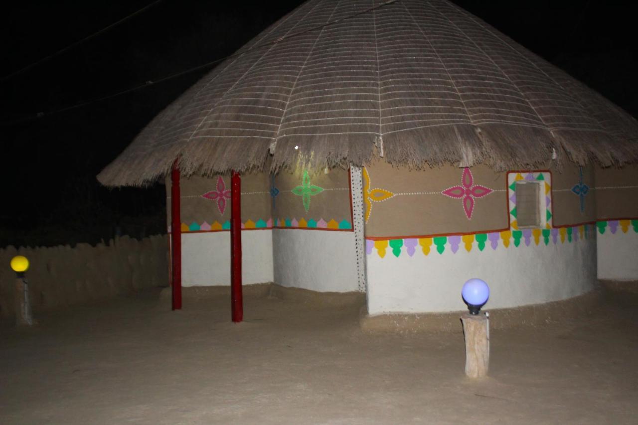 Bherandiāla Kutir Craft Village Resort מראה חיצוני תמונה